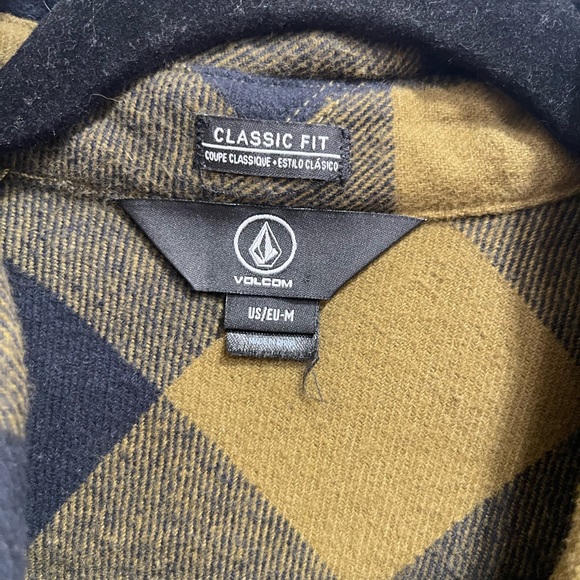 🌀NWOT Volcom flannel🌀 - Picture 4 of 5